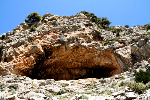 cave painting expedition-cave mouth